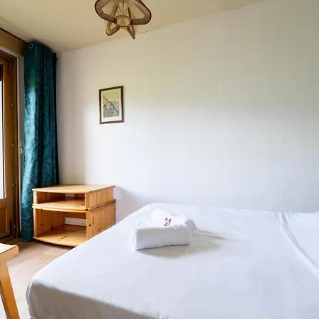 & Le De Saint-jean Apartment